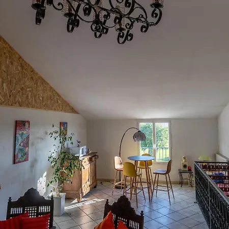 住宿加早餐酒店 La Closerie Du Chene Bleu Val-de-Livenne