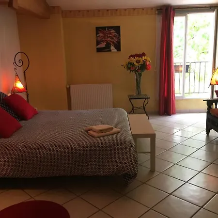 La Closerie Du Chene Bleu Val-de-Livenne