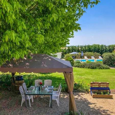 La Closerie Du Chene Bleu Val-de-Livenne