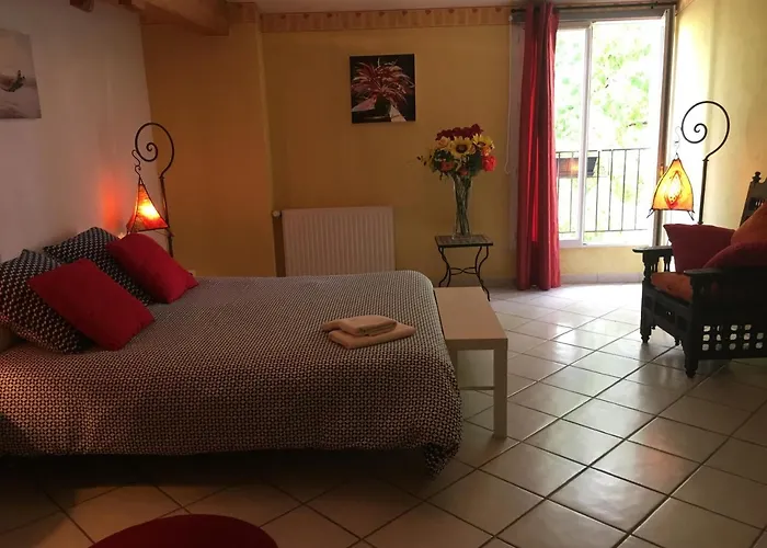 La Closerie Du Chene Bleu Val-de-Livenne